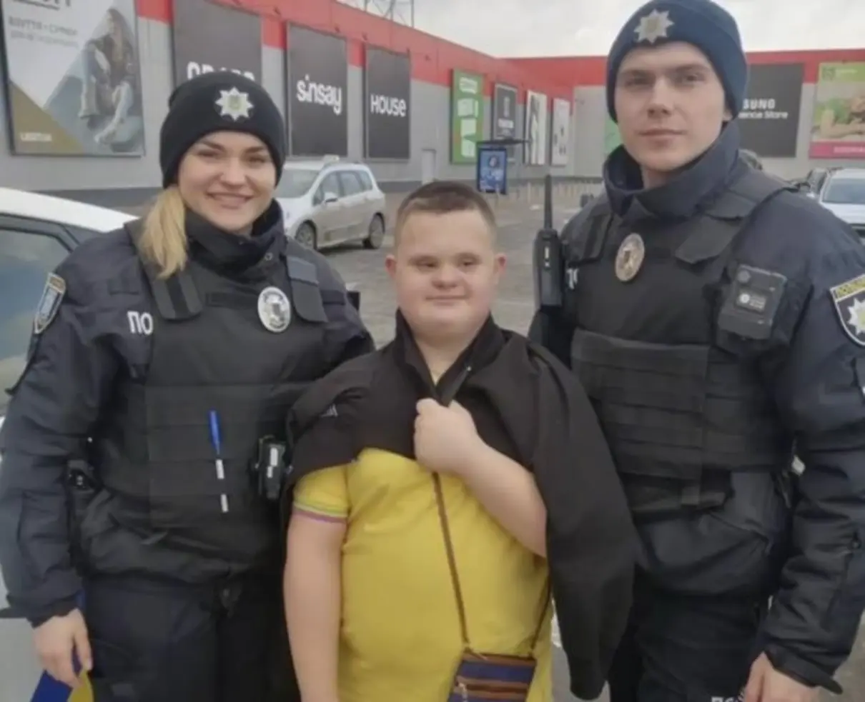 Рівненські патрульні виконали мрію 15-річного іменинника Лева