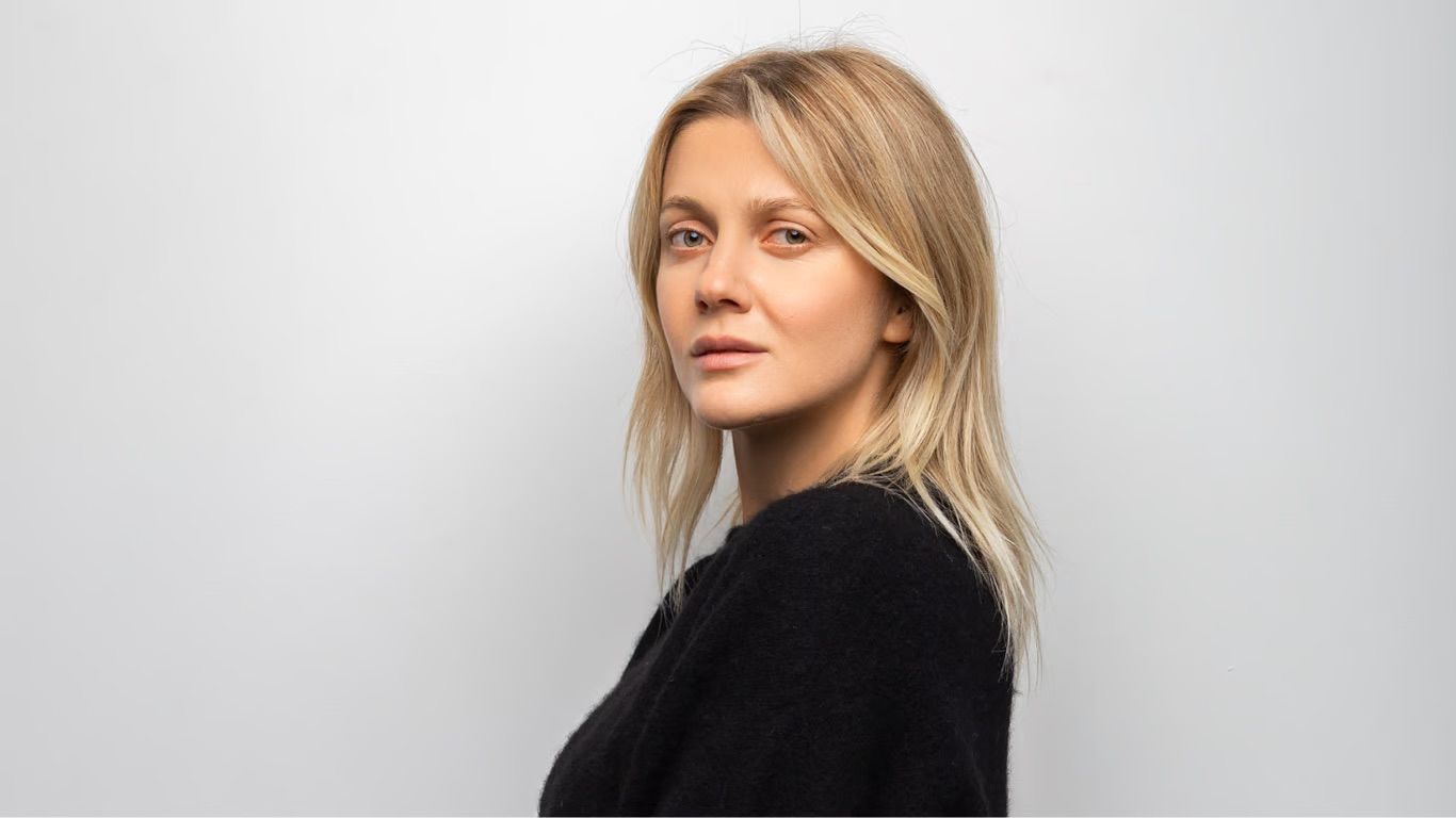 KOLA представила зворушливу сповідь жінки у новій пісні "Міліметр"