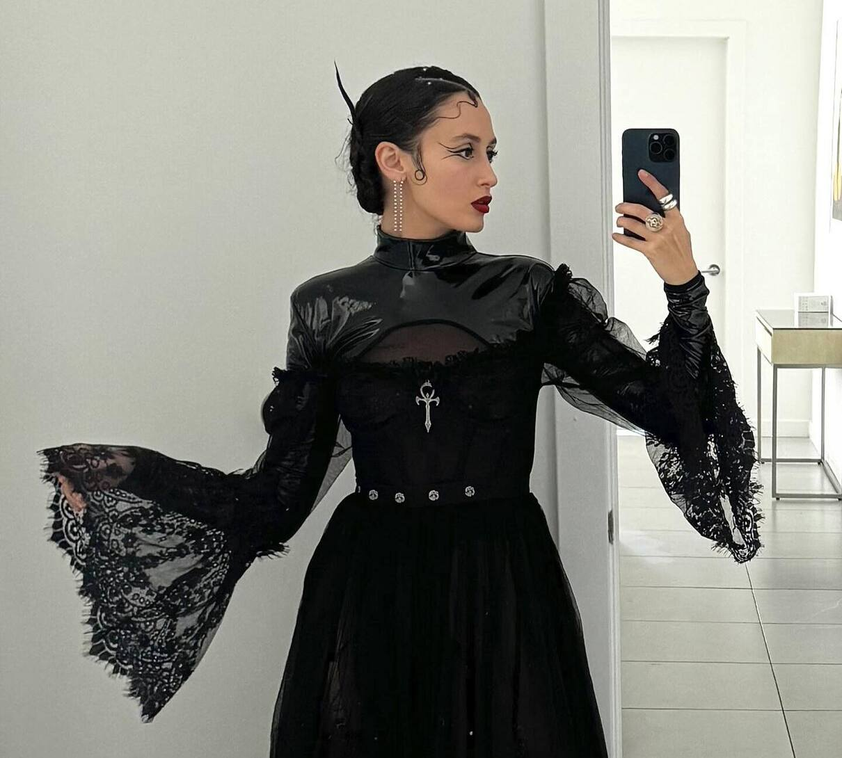 Погана відьма повертається: Alina Pash видала мініальбом "Esbat"