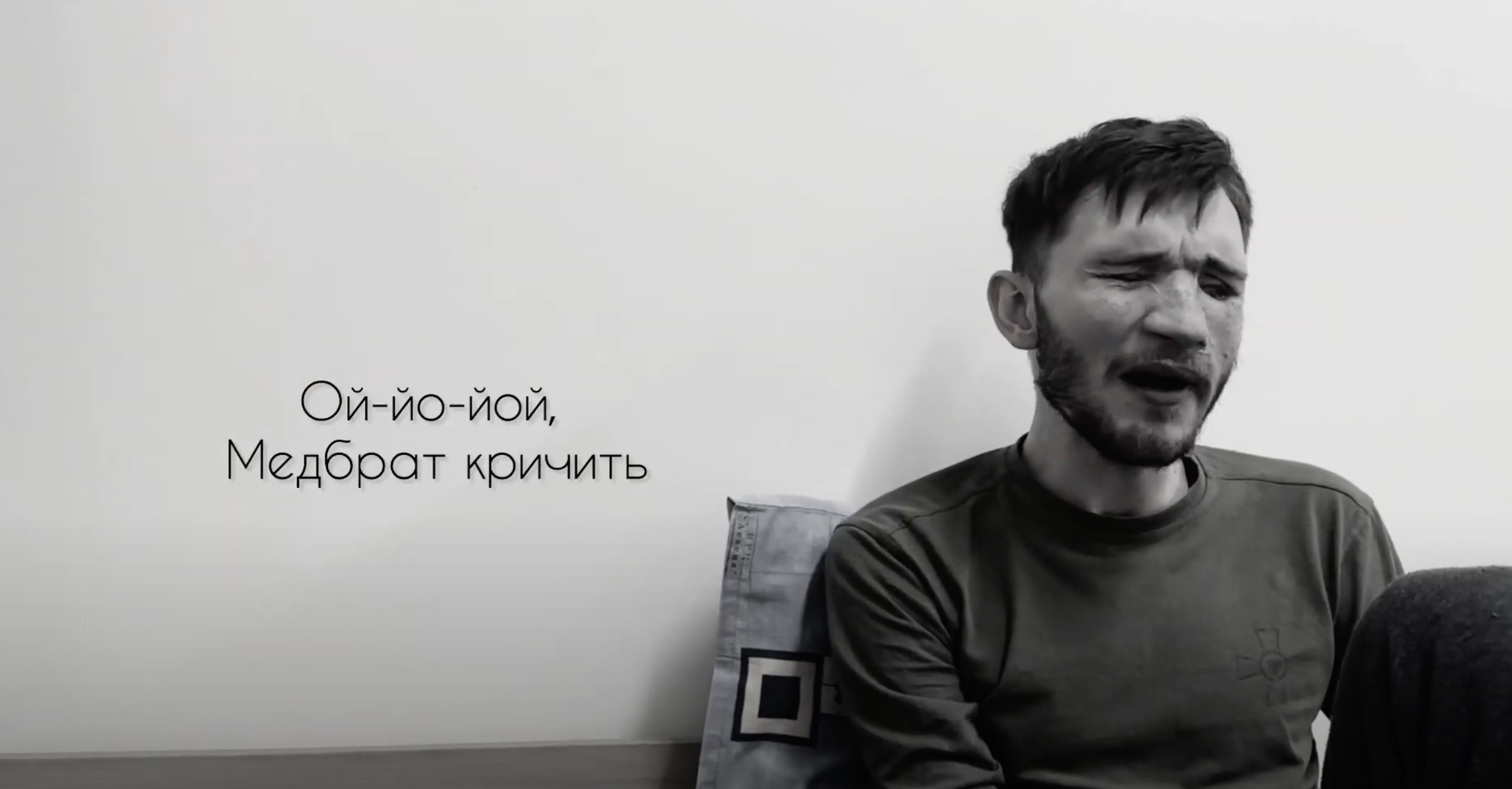 Захисник Андрій Смоленський потужно виконав пісню "Солдат", вклавши у неї новий зміст