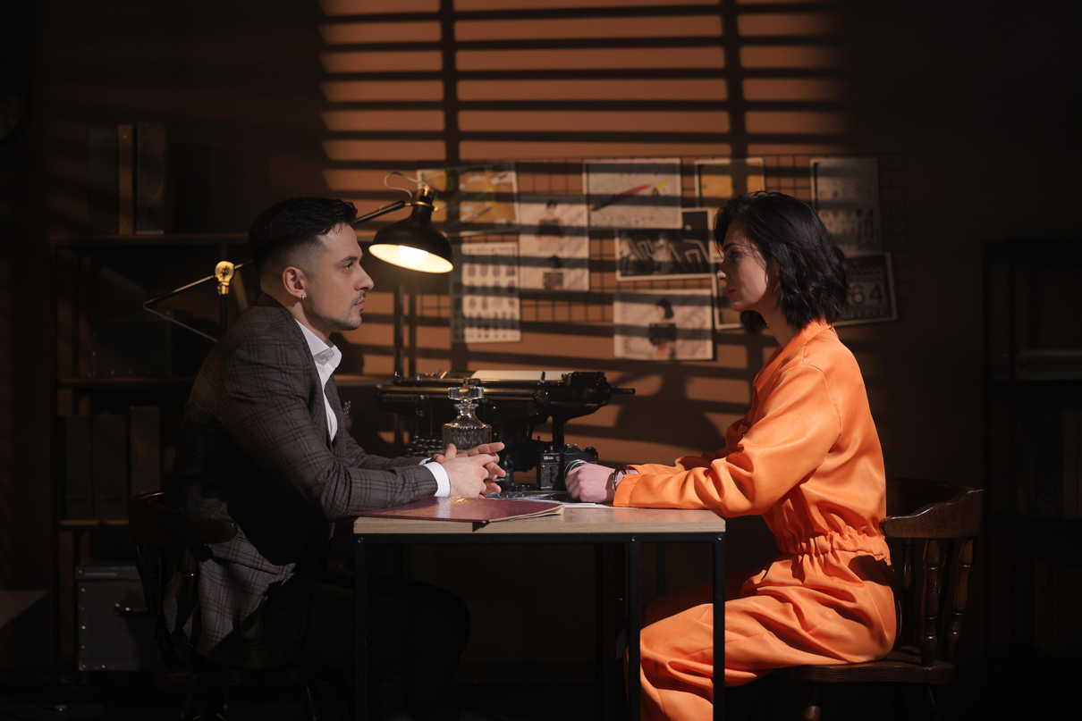 Влаштував допит своїй супутниці: ХАС презентує відео “Винні” про недовіру у стосунках