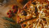 Запашна італійська піца вдома: готуємо з Володимиром Ярославським