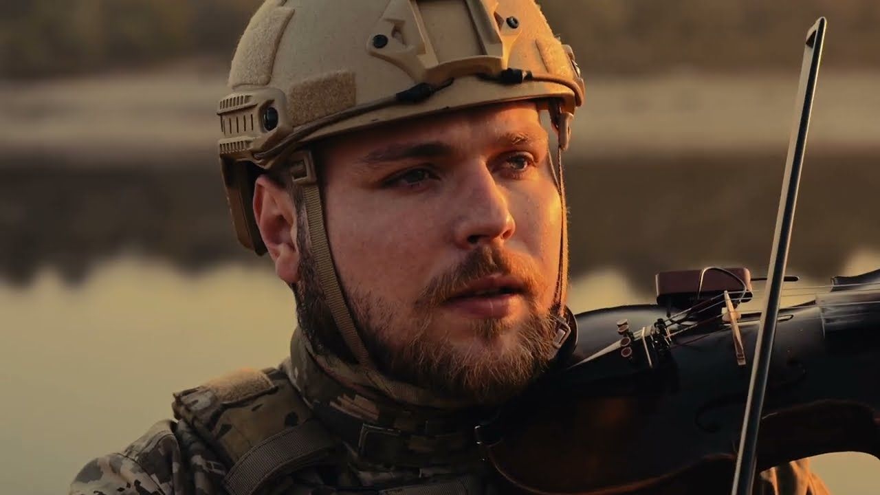 Скрипаль і військовослужбовець Мойсей Бондаренко презентував кліп на пісню "Мить"