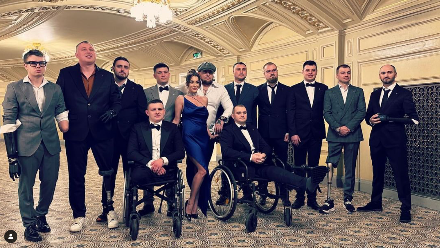 Джозефіна Джексон знялася з захисниками у благодійному календарі - фото 1