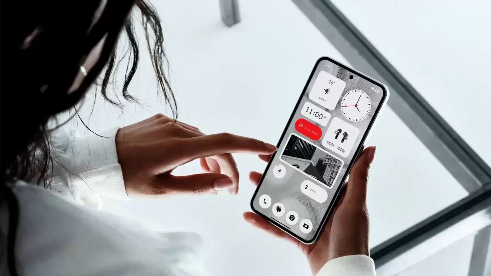 Новий Nothing Phone (2a) випробували на падіння - фото 1