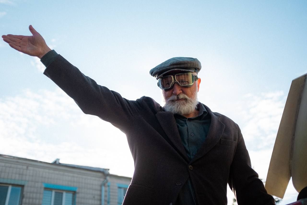 Глядачам показали епічний трейлер сімейної комедії "Крашанка"