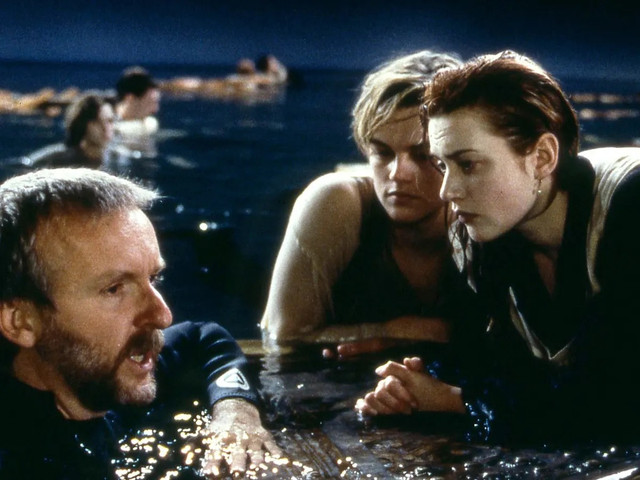 За шалені гроші продали двері, на яких врятувалася Роуз у культовому 'Титаніку' - фото 539405