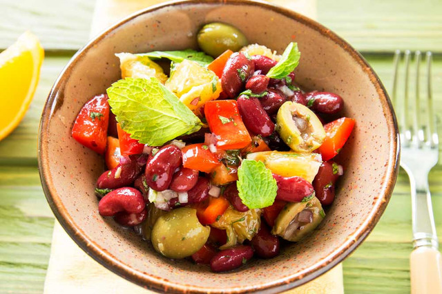 Салати на Великдень: рецепти смачних і оригінальних страв на свято - фото 539439