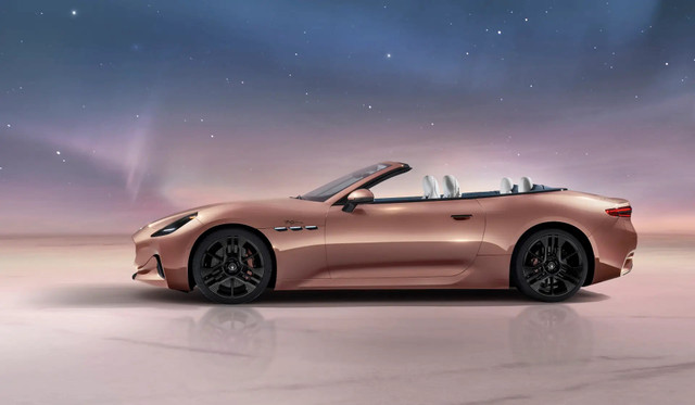 Maserati представила найшвидший електричний кабріолет у світі - фото 540228