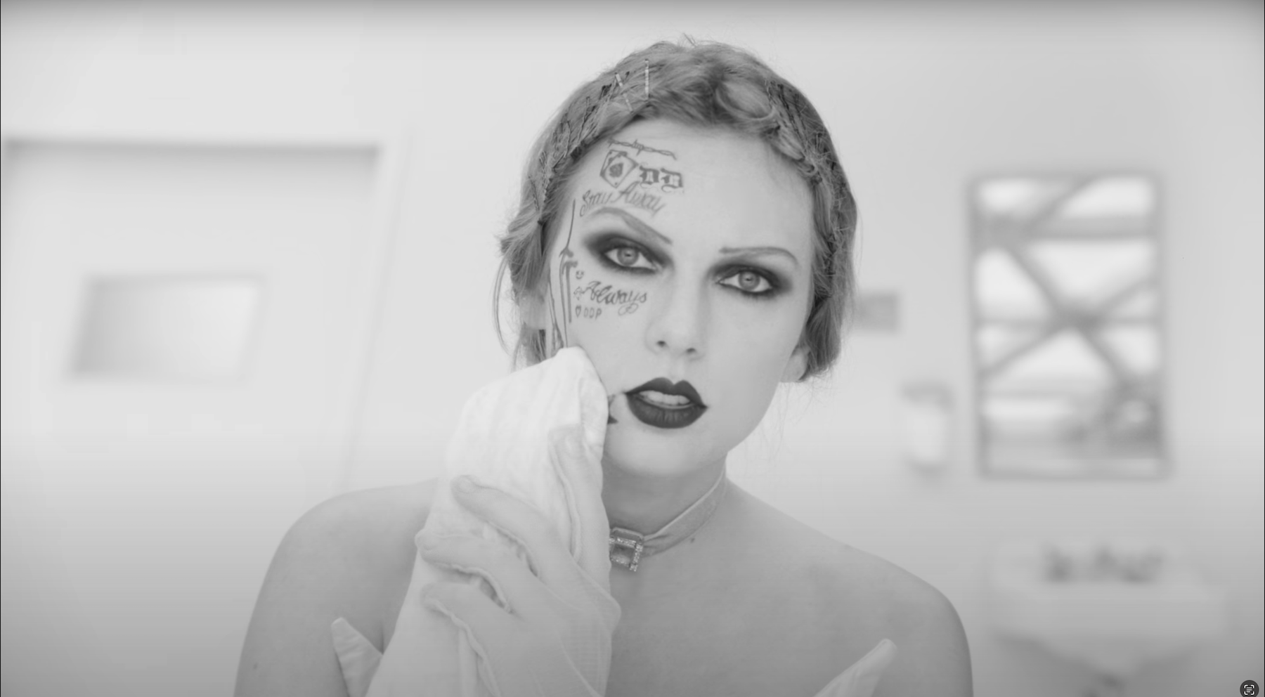 Тейлор Свіфт продовжує бити рекорди - фото 1