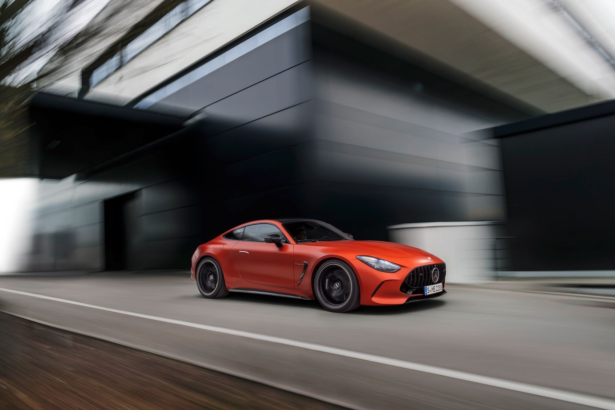 Mercedes-AMG GT 63 S E Performance розганяється до 320 кілометрів - фото 1