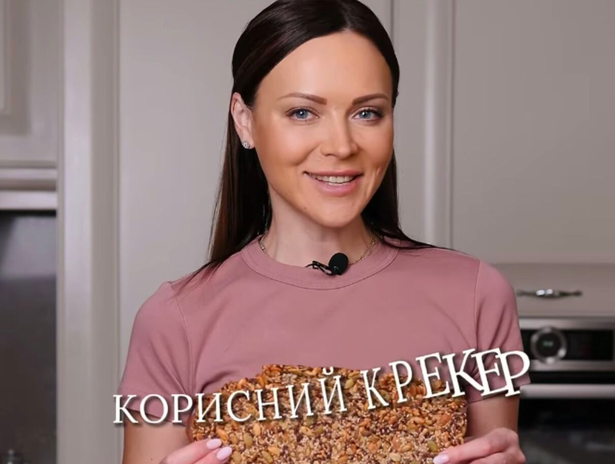Корисний перекус: готуємо домашній крекер разом з Ольгою Рябенко