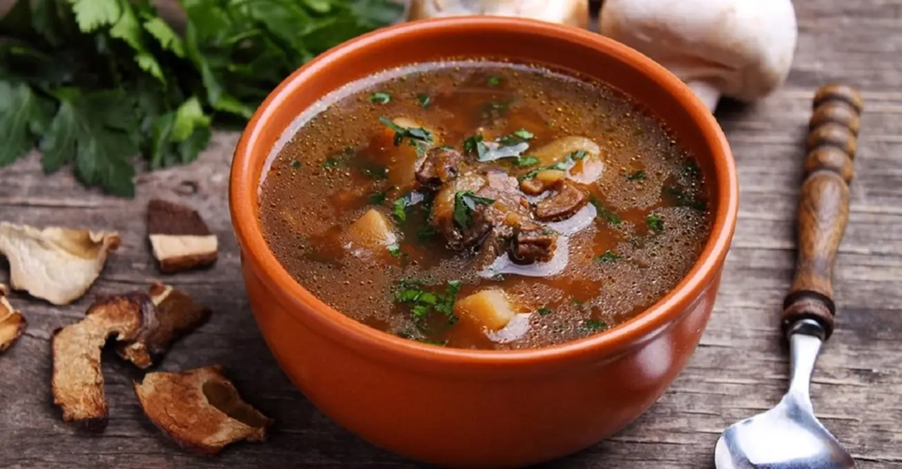 Готуємо апетитну грибну юшку разом з Ектором Хіменесом-Браво