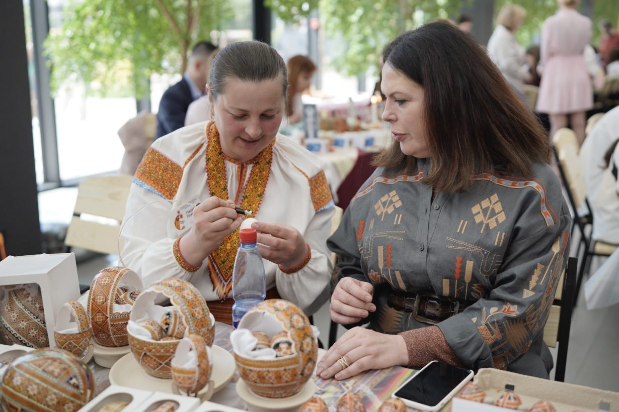 Рекорд із наймасовішого розпису писанок - фото 1