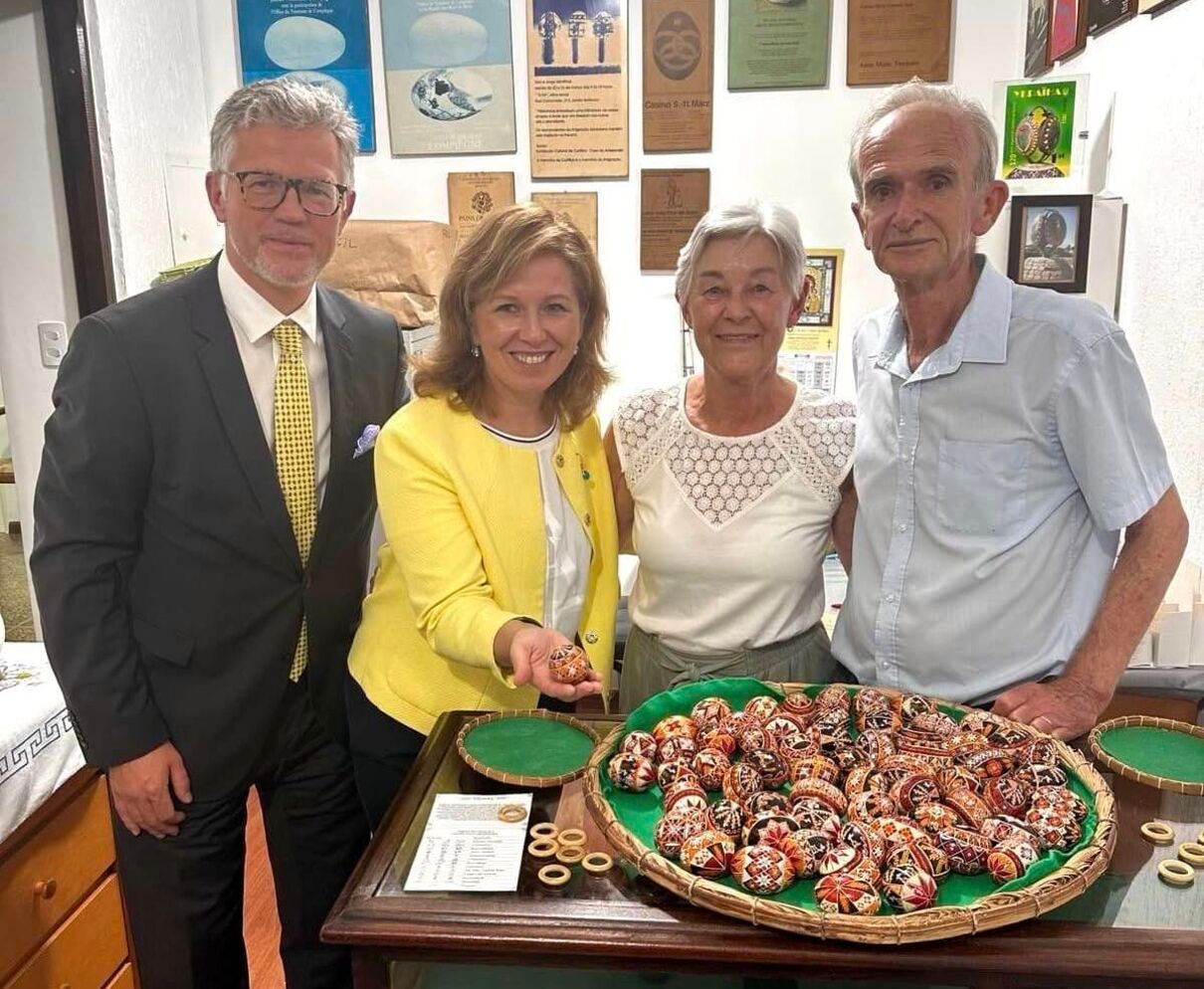 Подружжя створило понад 120 тисяч писанок - фото 1