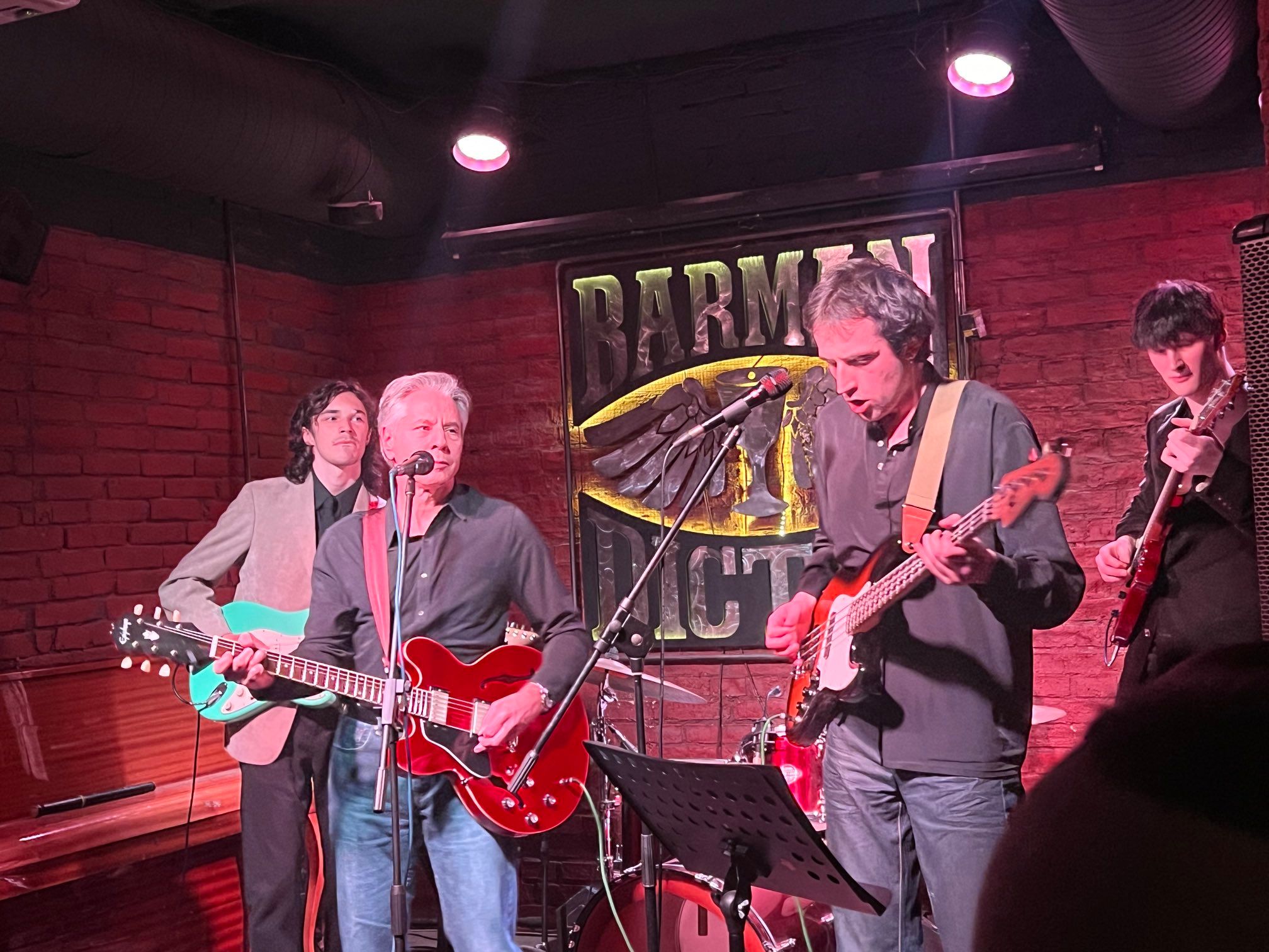 Ентоні Блінкен виступив на сцені київського бару - фото 1