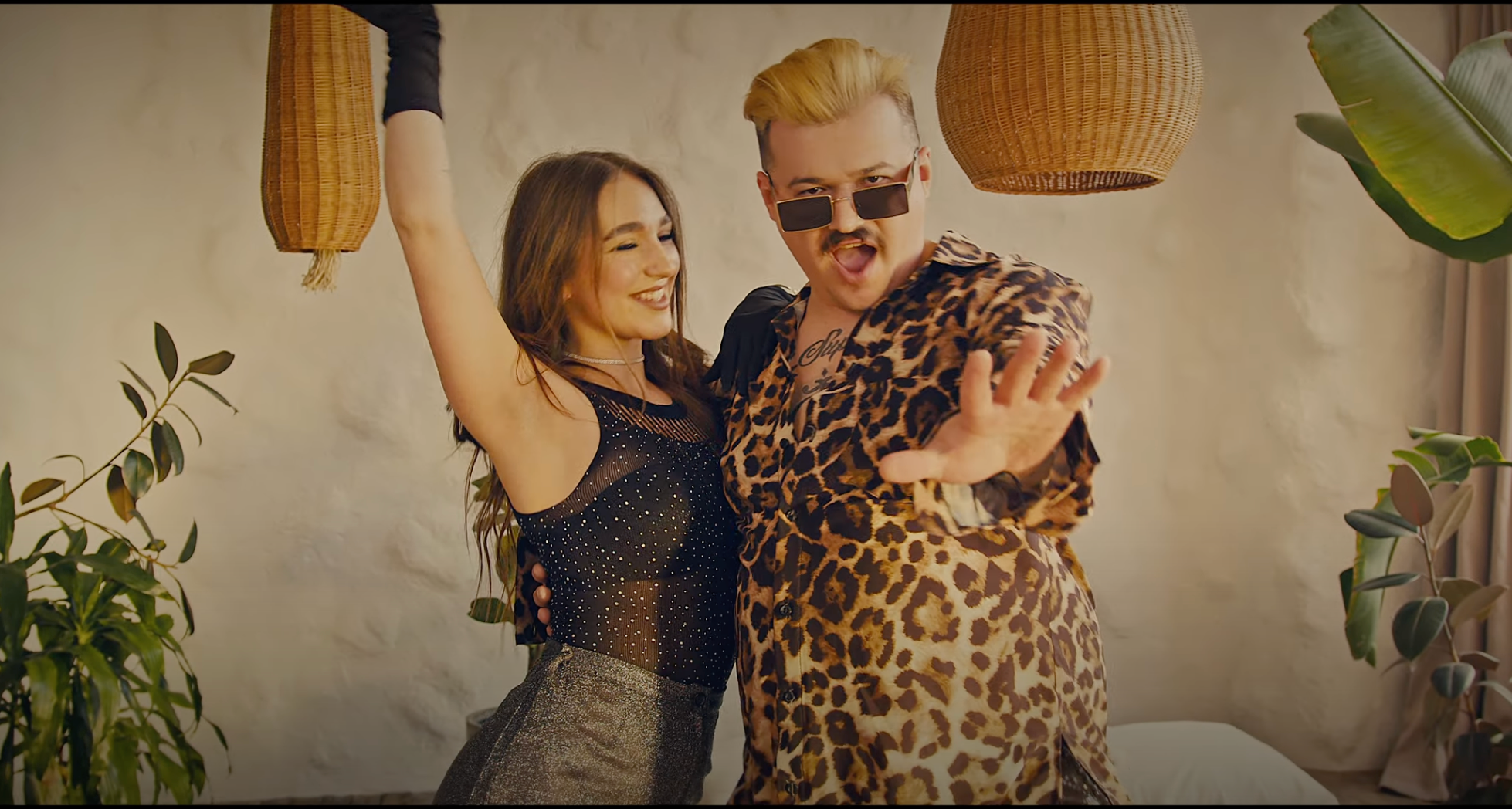 Панас Буйний закликає дати волю емоціям, кохати та шаленіти у новому треці