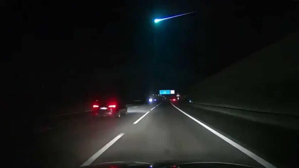 Приголомшливе відео: над Португалією пролетів яскравий метеорит