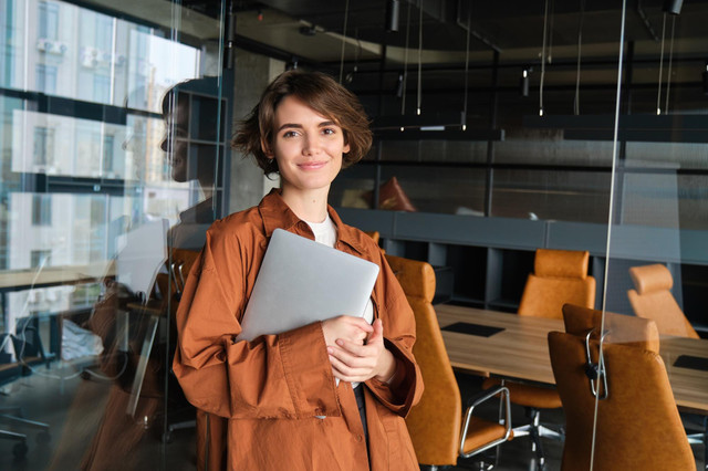 Зумери розповіли, хто зі знаменитостей є для них втіленням багатства та фінансового успіху - фото 541937