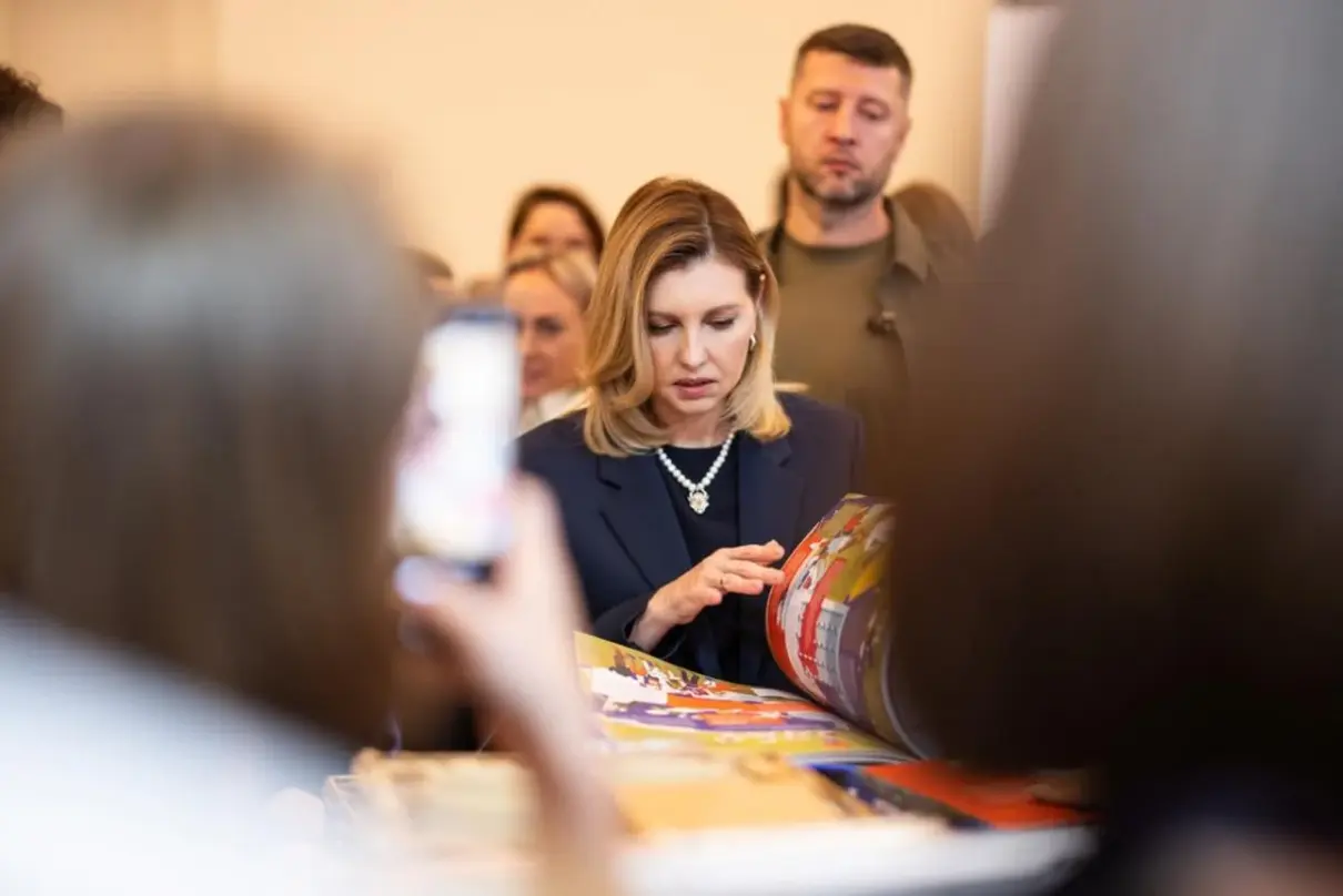 Олена Зеленська побувала на "Книжковому Арсеналі": які книги обрала