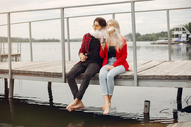 То вам не іграшки: дерматологи закликають молодь відмовитися від вейпінгу - фото 542188