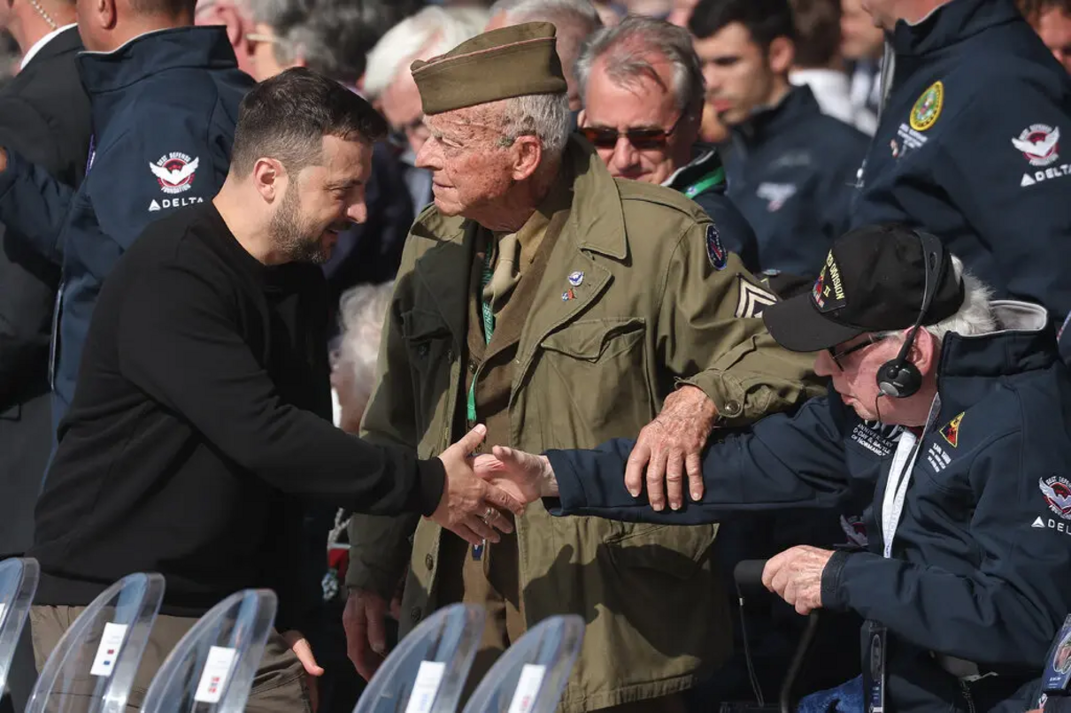 "Ви рятівник народу": Володимир Зеленський зустрівся із ветераном Другої світової із США