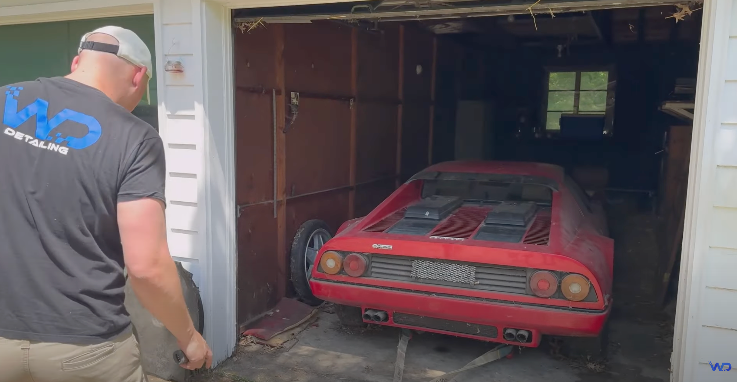 Ferrari 512 BB простояв без діла майже 30 років - фото 1