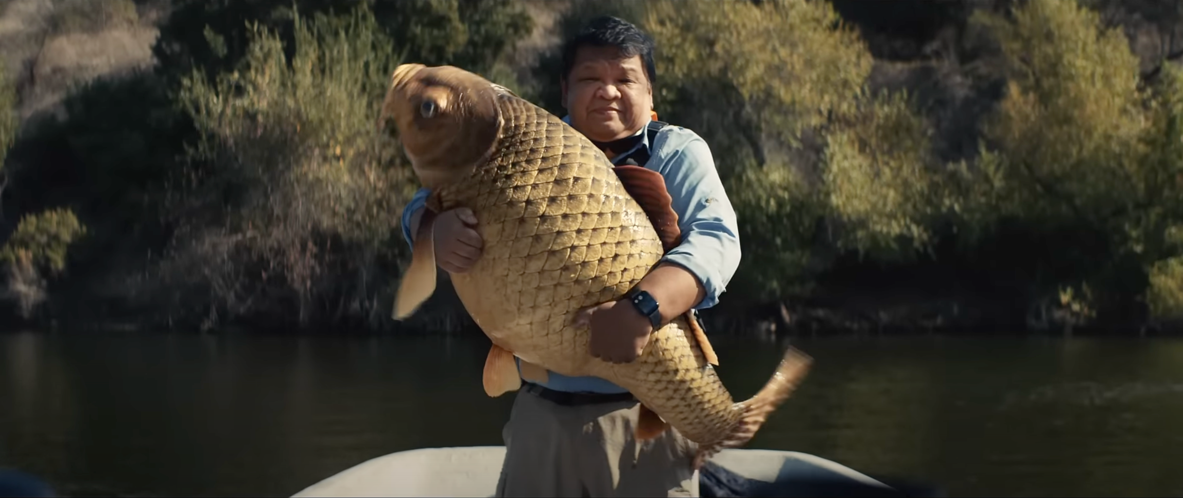 Apple зняла рекламу з величезною рибою: що хотіла продемонструвати компанія