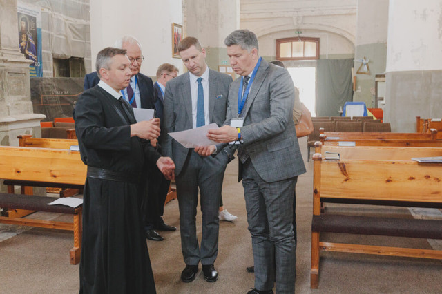 Литовські майстри відреставрують 100 картин - фото 542371