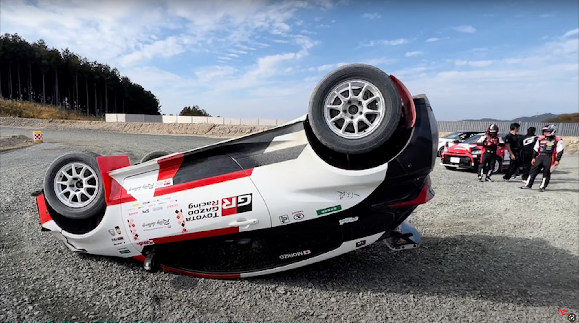 Акіо Тойода перевернув Toyota GR Yaris - фото 1