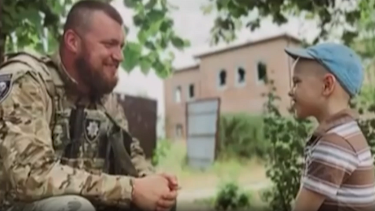 7-річний Руслан під час евакуації з-під Вовчанська зачитав напам'ять вірш