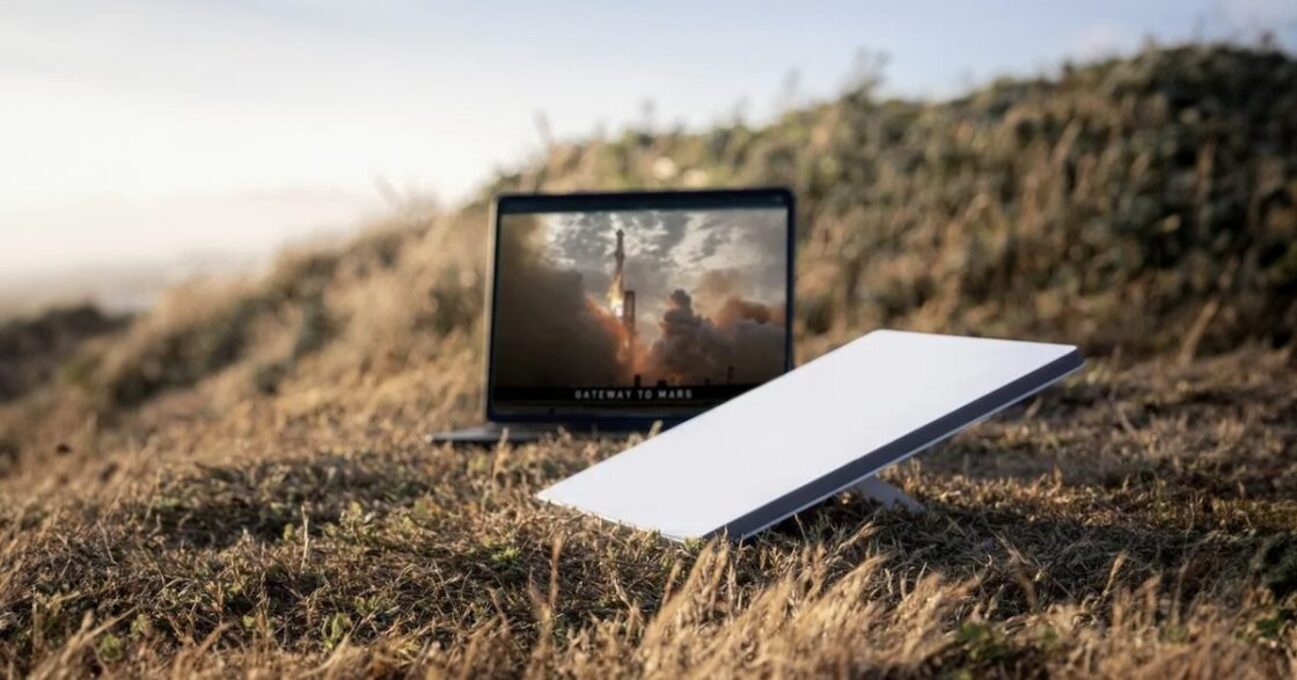 Компанія SpaceX представила портативний Starlink Mini за $599