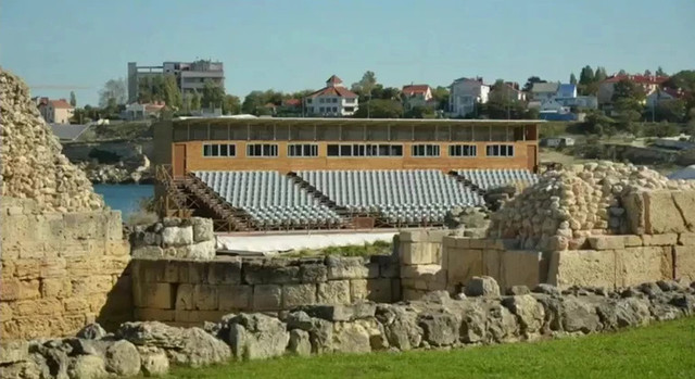 Амфітеатр спорудили на місці давньої оборонної цитаделі - фото 542990