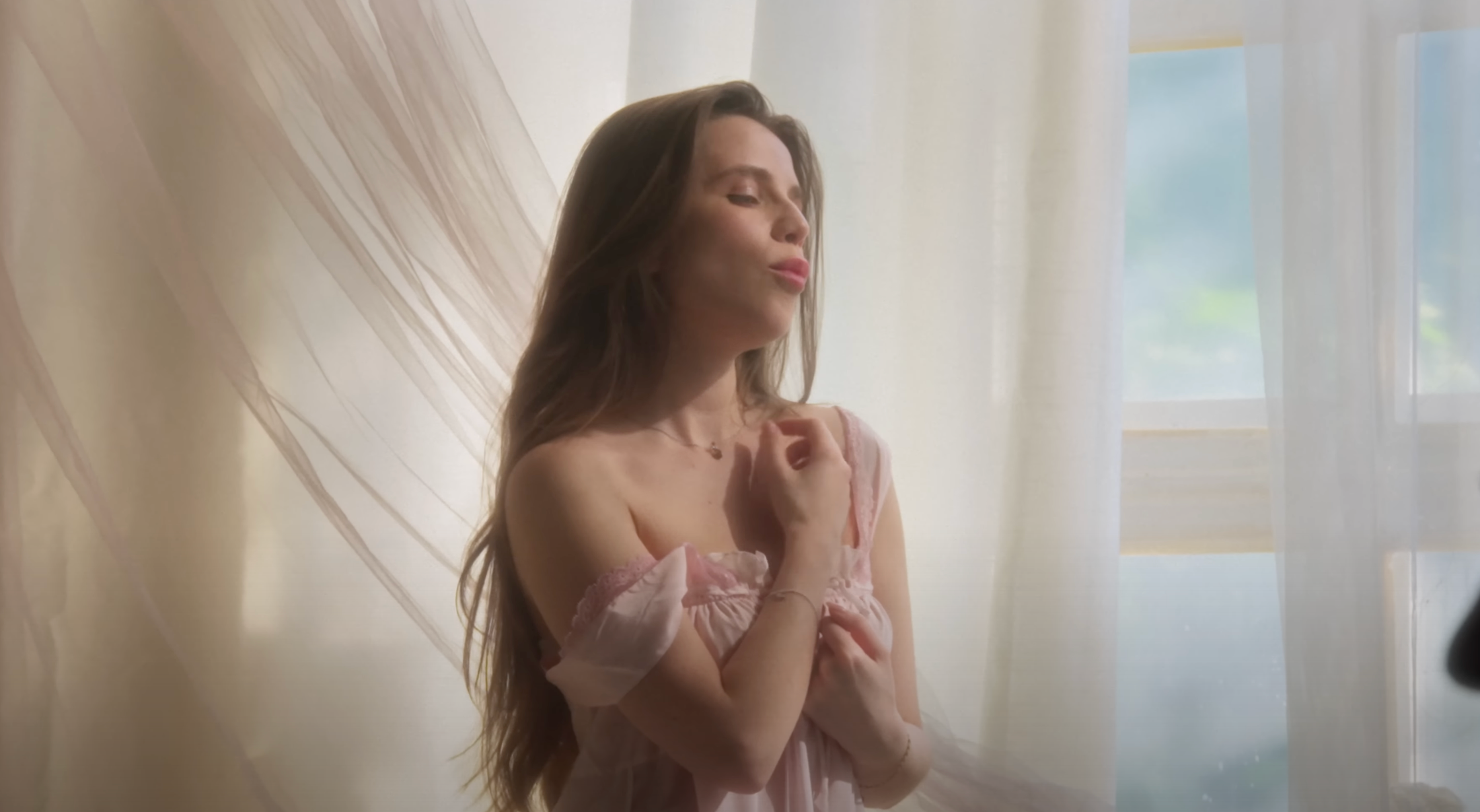 Новий кліп Христини Соловій подивились майже 100 тисяч разів: насолодіться ним і ви