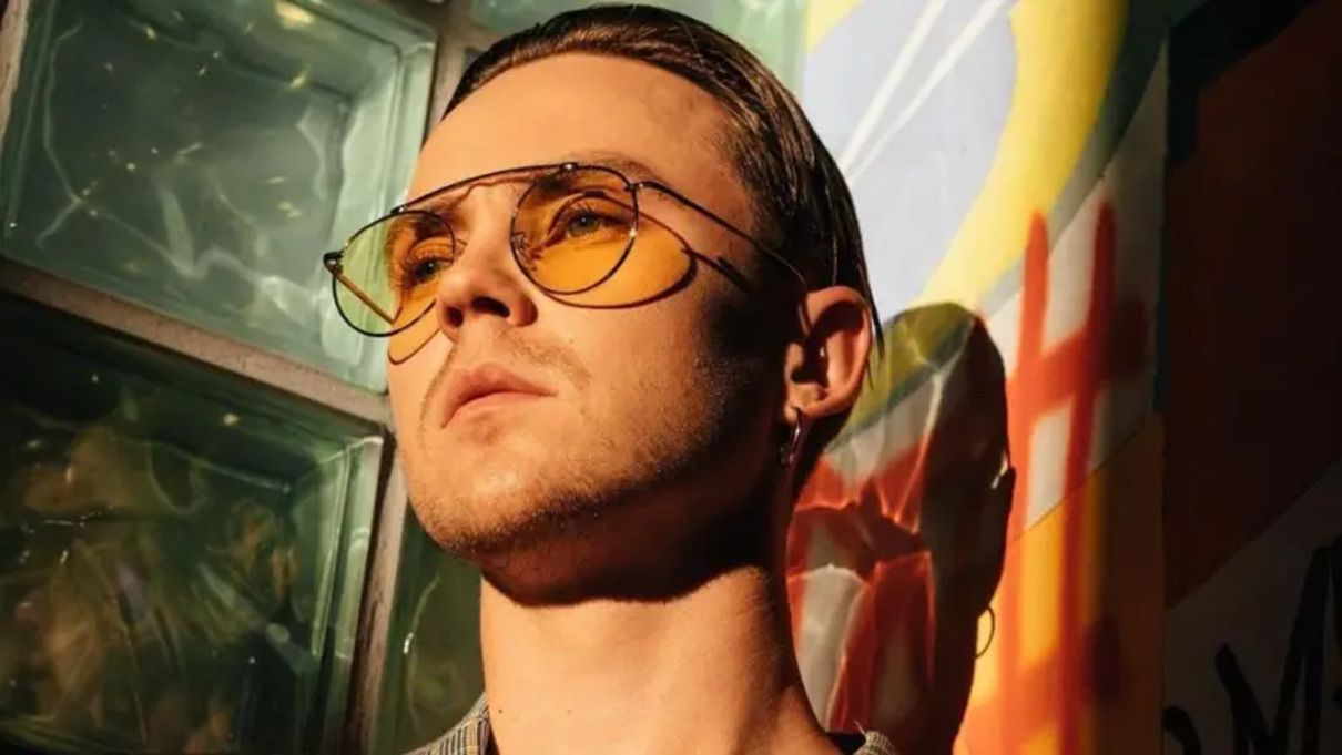 Артем Пивоваров - фото 1