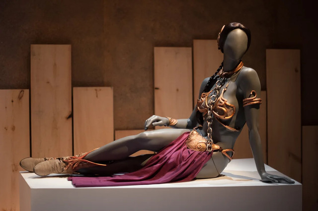 Золоте бікіні принцеси Леї - фото 544101