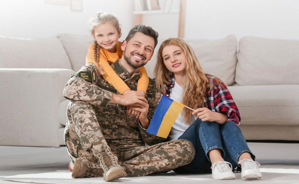 Як правильно спілкуватись з ветеранами війни: навчайтесь у "Дія. Освіта"