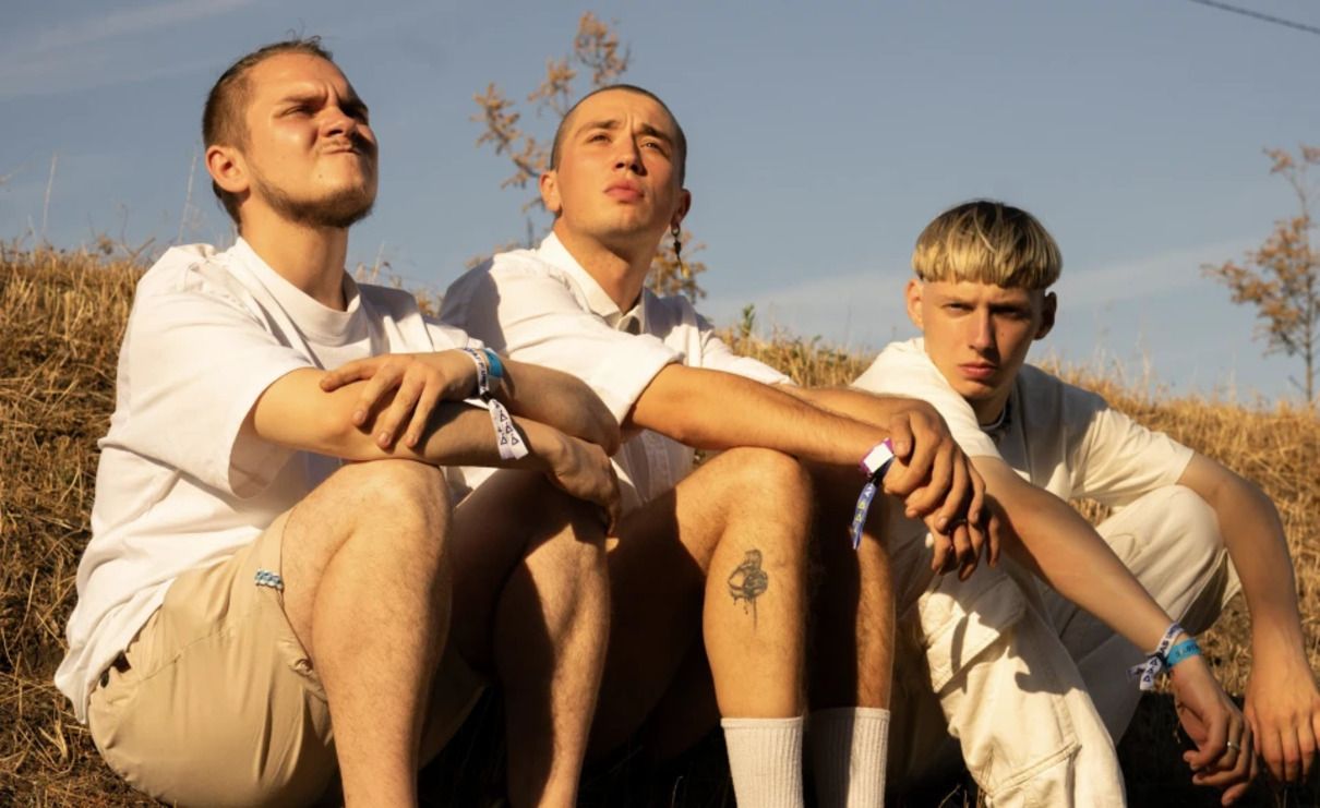 "Чужію я": Гурт NAZVA та Brykulets випустили пісню про втрачене відчуття дому