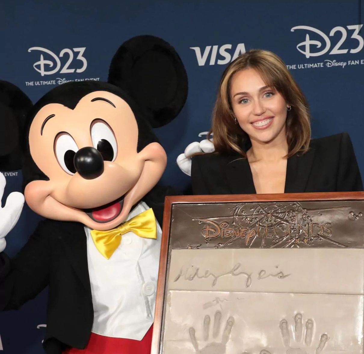 Майлі Сайрус - фото 1