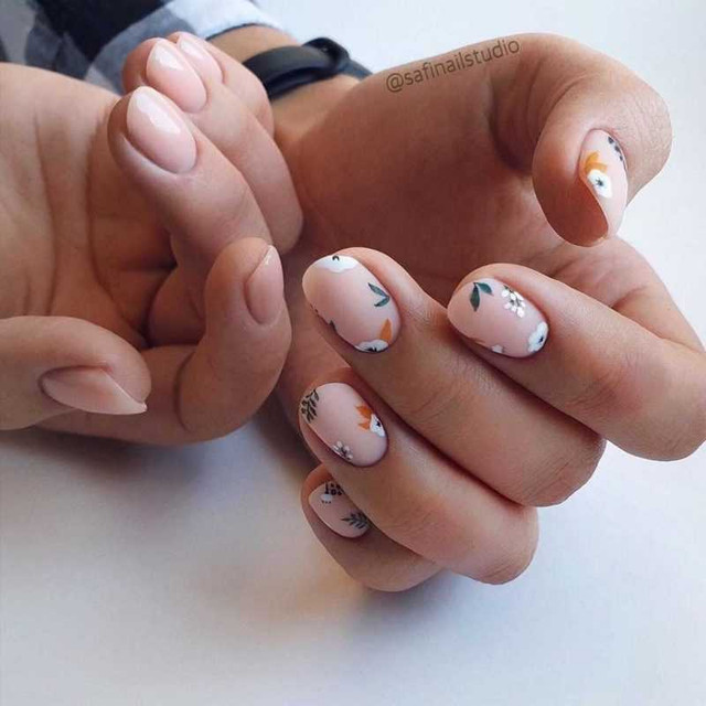 Святковий манікюр на 1 вересня: цікаві ідеї для старшокласниць - фото 545000