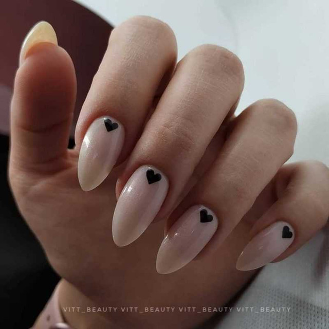 Святковий манікюр на 1 вересня: цікаві ідеї для старшокласниць - фото 545002