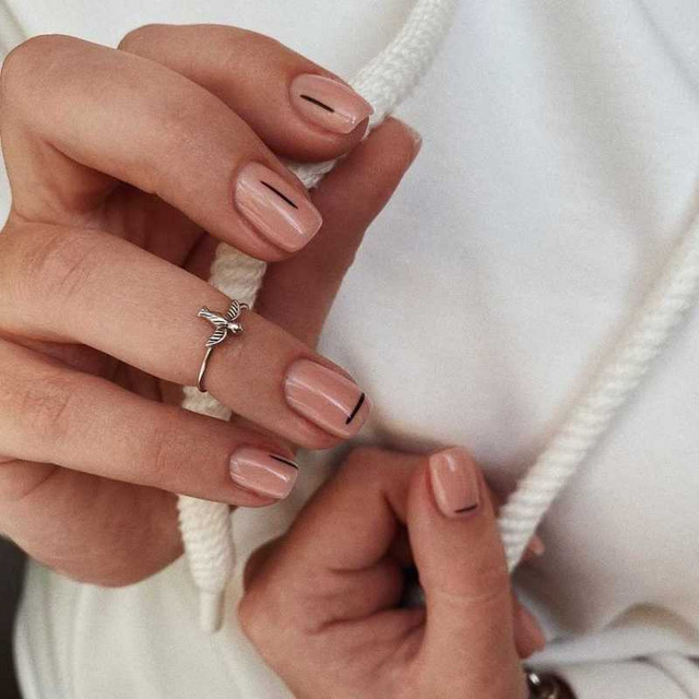 Святковий манікюр на 1 вересня: цікаві ідеї для старшокласниць - фото 545003