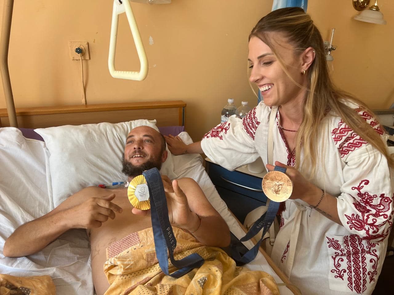 Ольга Харлан з військовими - фото 1