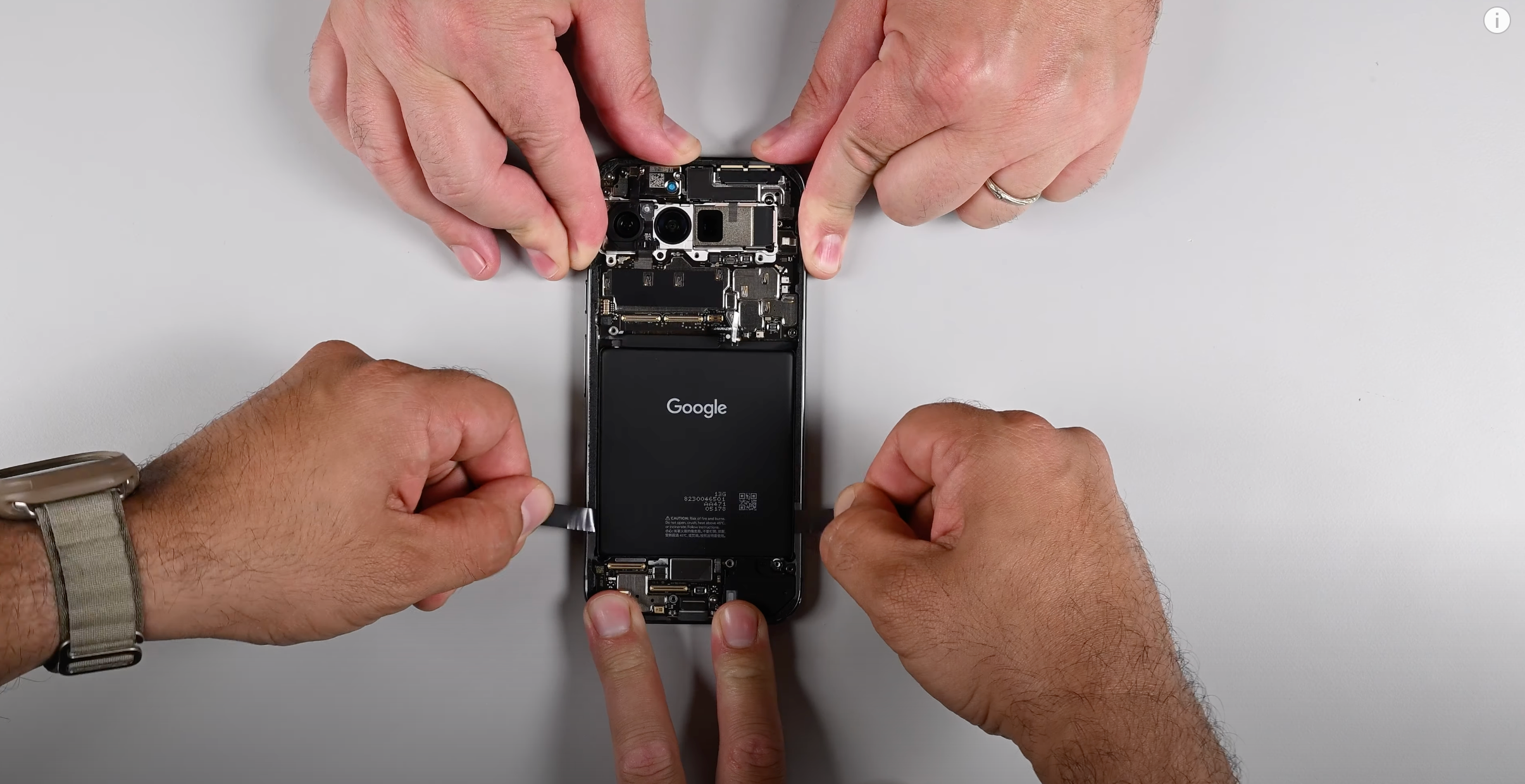 Google Pixel 9 Pro XL розібрали - фото 1