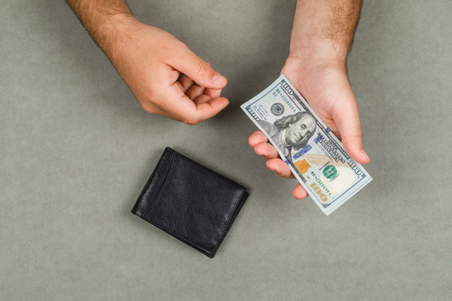 Не повертають борги: ніколи не позичайте гроші цим знакам Зодіаку - фото 545506