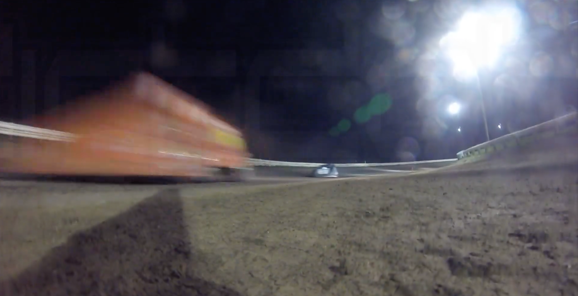 GoPro збила гоночна машина - фото 1