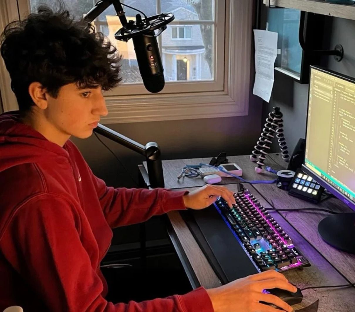 Zach Yadegari - фото 1