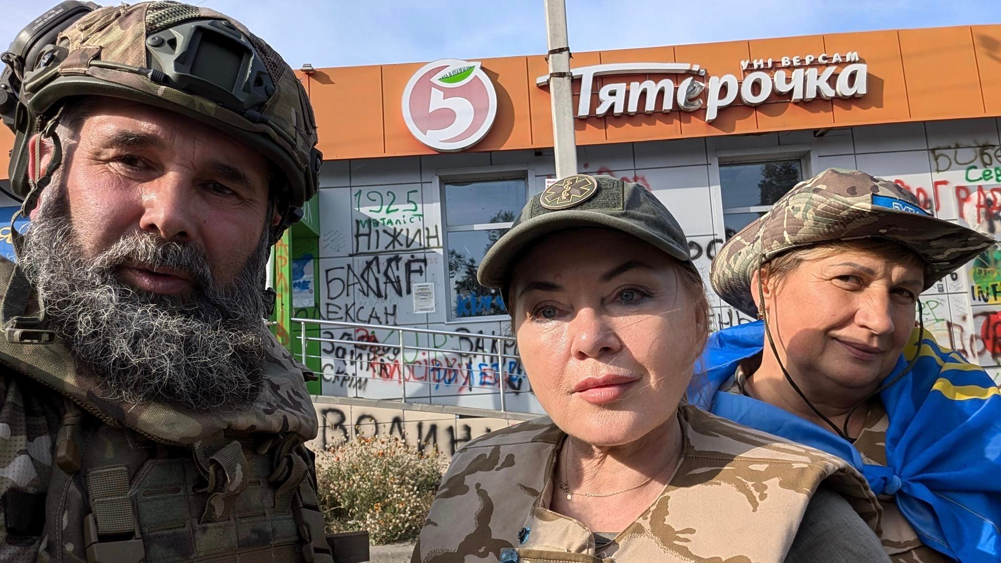 Артистка Оксана Білозір виступила для українських військових у Курській області