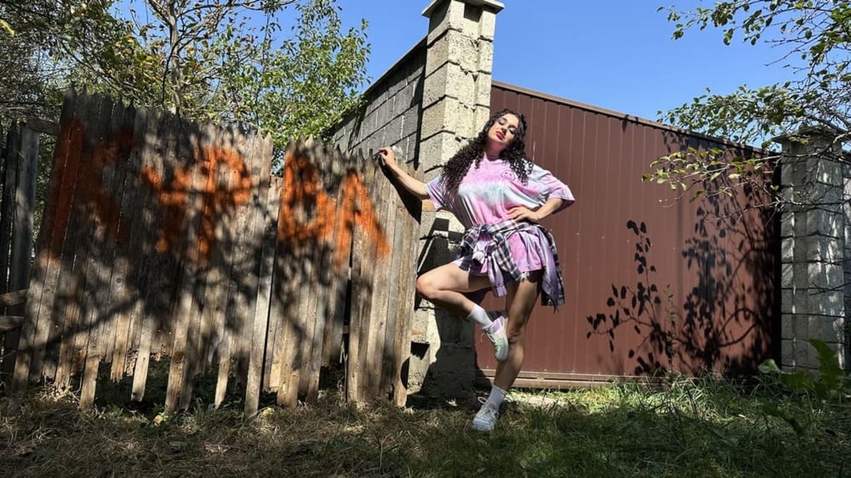 Франківська співачка FIЇNKA презентувала нову пісню "Курва"