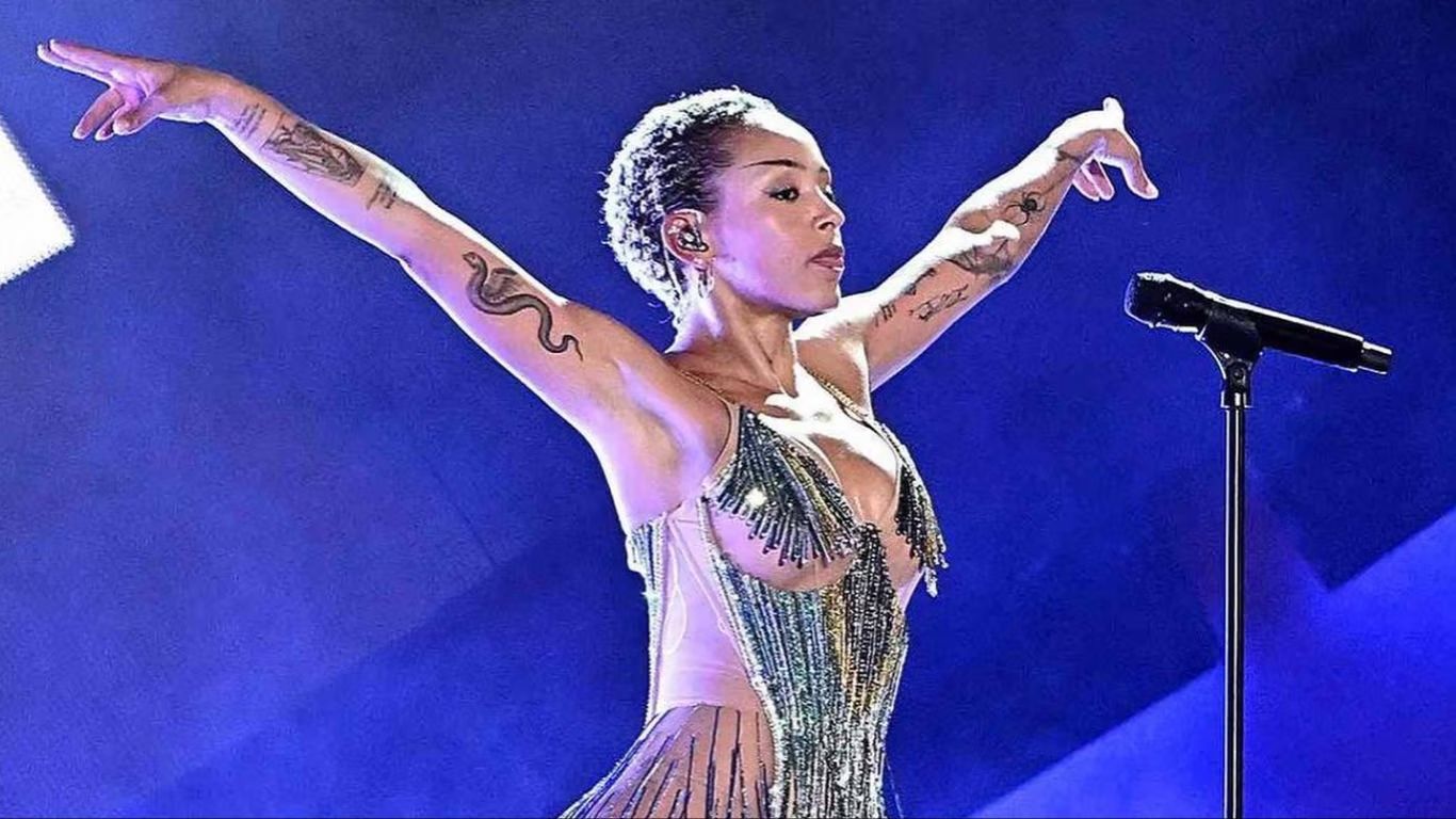 Підтримала Україну: реперка Doja Cat виступила на фестивалі у сукні FROLOV